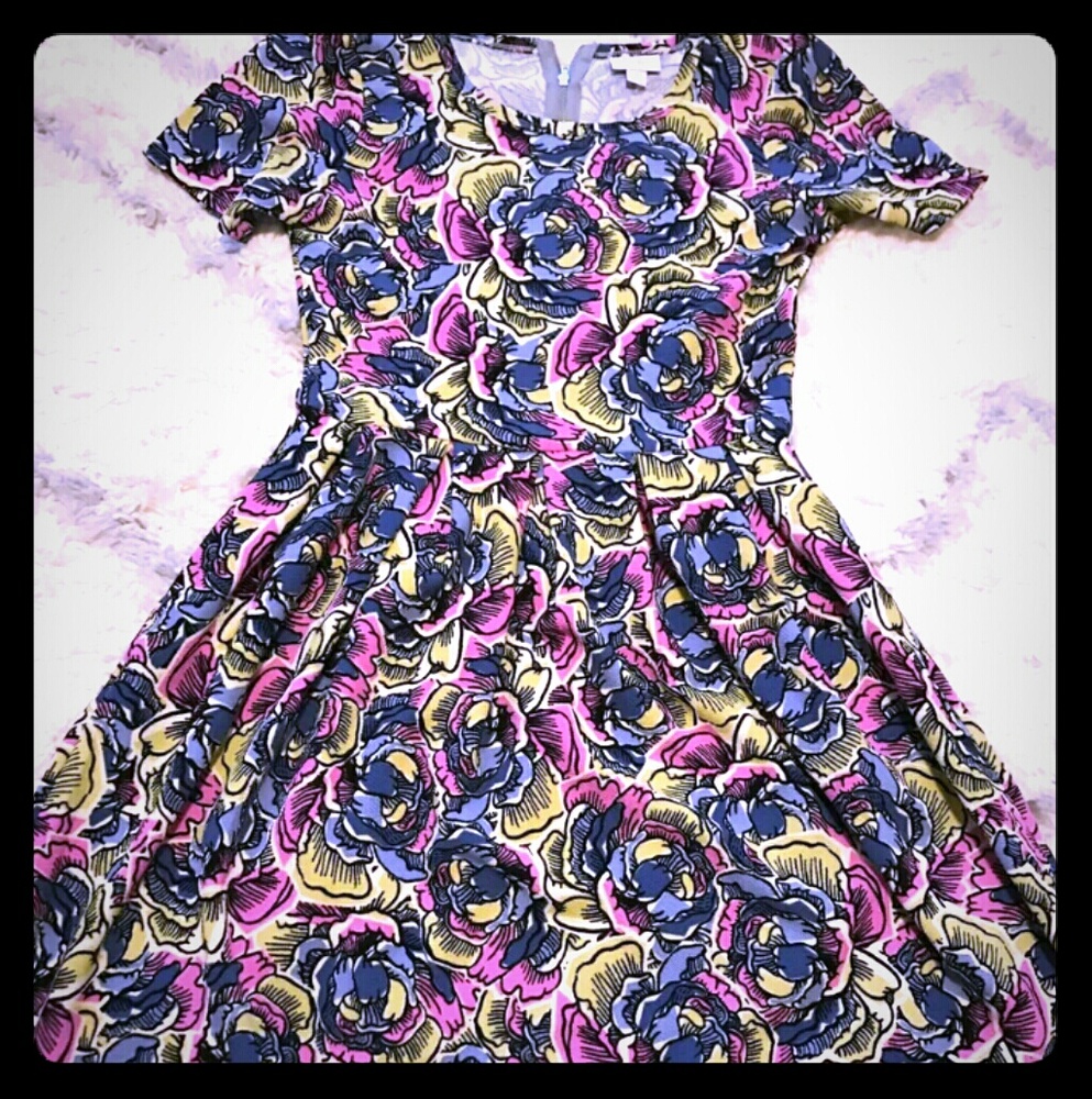 Amelia by lularoe.